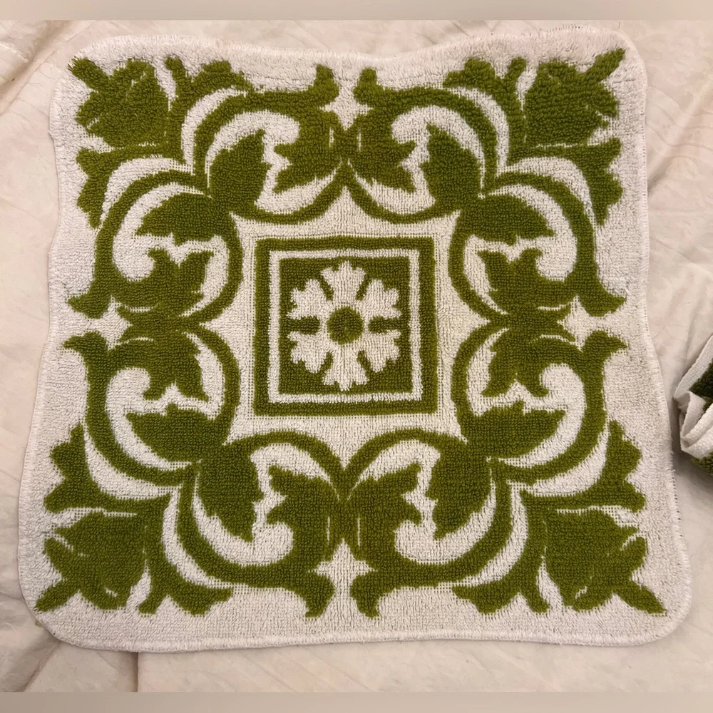Vintage FIELDCREST MCM sculpted bath towels green white